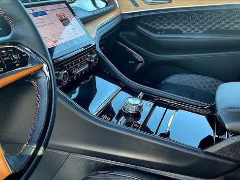 Used 2023 Jeep Grand Cherokee L Summit image 12