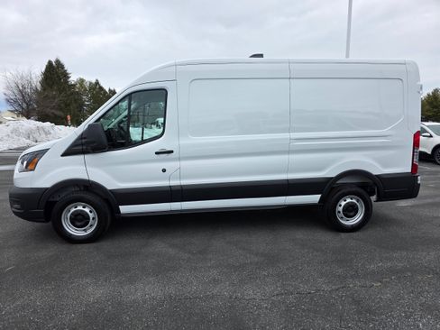 New 2026 Ford Transit 250 148 Medium Roof RWD image 2