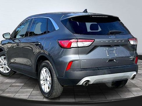 Certified 2022 Ford Escape SE image 2