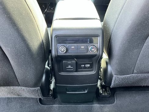 Used 2023 GMC Acadia SLE w/ Driver Convenience Package FWD image 16