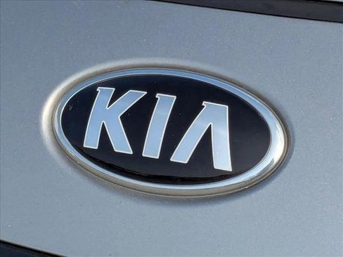 Used 2020 Kia Sportage LX image 19