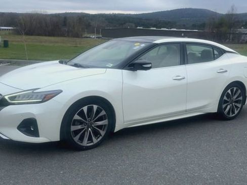 Used 2023 Nissan Maxima Platinum w/ Sport Mat Group FWD image 5