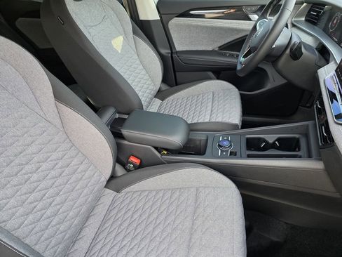 New 2026 Volkswagen Tiguan S FWD image 10