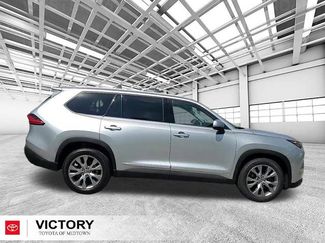 Used 2024 Toyota Grand Highlander Limited video 2