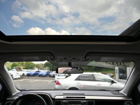 Used 2015 Toyota RAV4 XLE AWD/4WD image 14