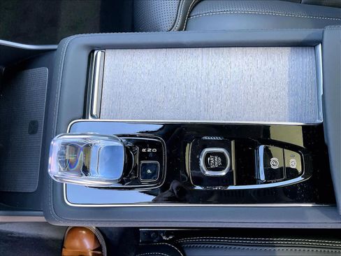 New 2026 Volvo XC90 T8 Ultra w/ Protection Package AWD/4WD image 10