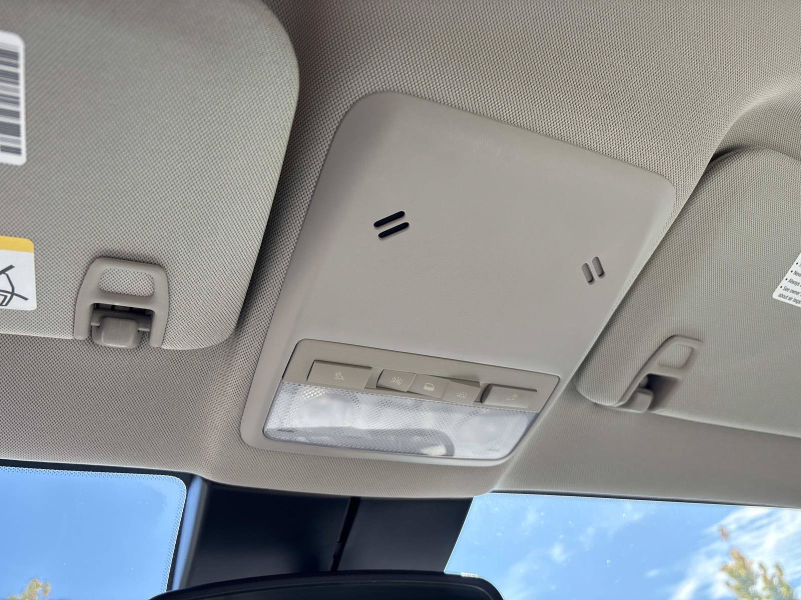 Used 2019 Buick Encore Sport Touring FWD image 29
