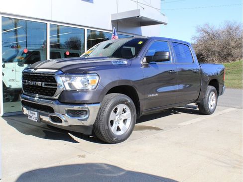Certified 2023 RAM 1500 Big Horn AWD/4WD image 3