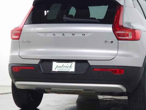 Used 2025 Volvo XC40 B5 Core image 11