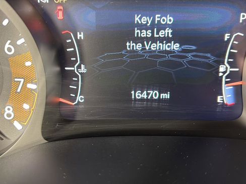 Used 2025 Jeep Compass Latitude image 37