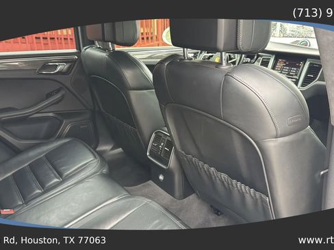 Used 2015 Porsche Macan Turbo AWD/4WD image 34