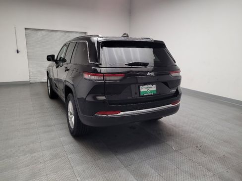 Used 2023 Jeep Grand Cherokee Laredo w/ Luxury Tech Group I RWD image 6