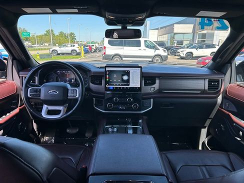 Used 2024 Ford Expedition Limited AWD/4WD image 14
