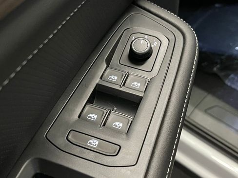 New 2026 Volkswagen Atlas SE image 15