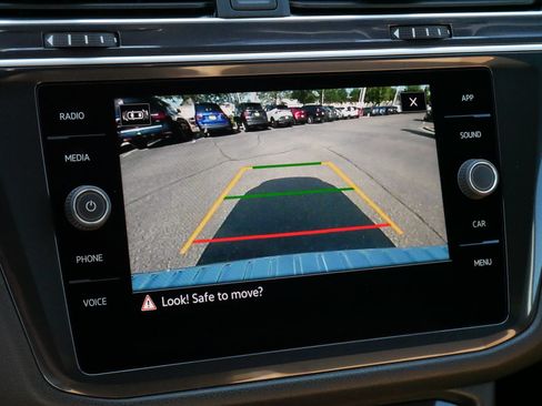 Certified 2024 Volkswagen Tiguan SE AWD/4WD image 30