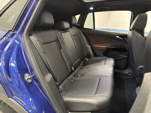Used 2021 Volkswagen ID.4 Pro S w/ Gradient Package image 32