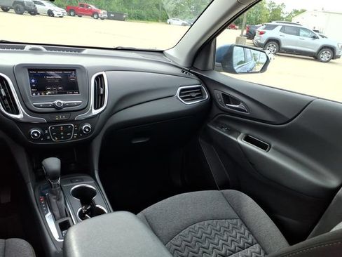 Used 2024 Chevrolet Equinox LT FWD image 5