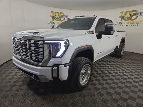 Used 2024 GMC Sierra 2500 Denali w/ Denali Reserve Package AWD/4WD image 4