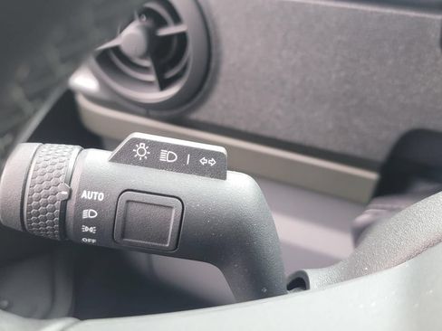 Used 2025 INEOS Grenadier AWD/4WD image 23