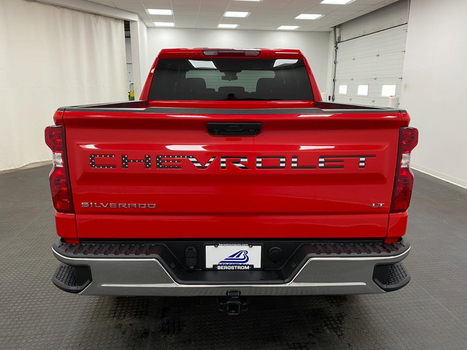 Used 2024 Chevrolet Silverado 1500 LT AWD/4WD image 6