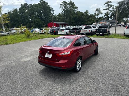 Used 2013 Ford Focus SE FWD image 6