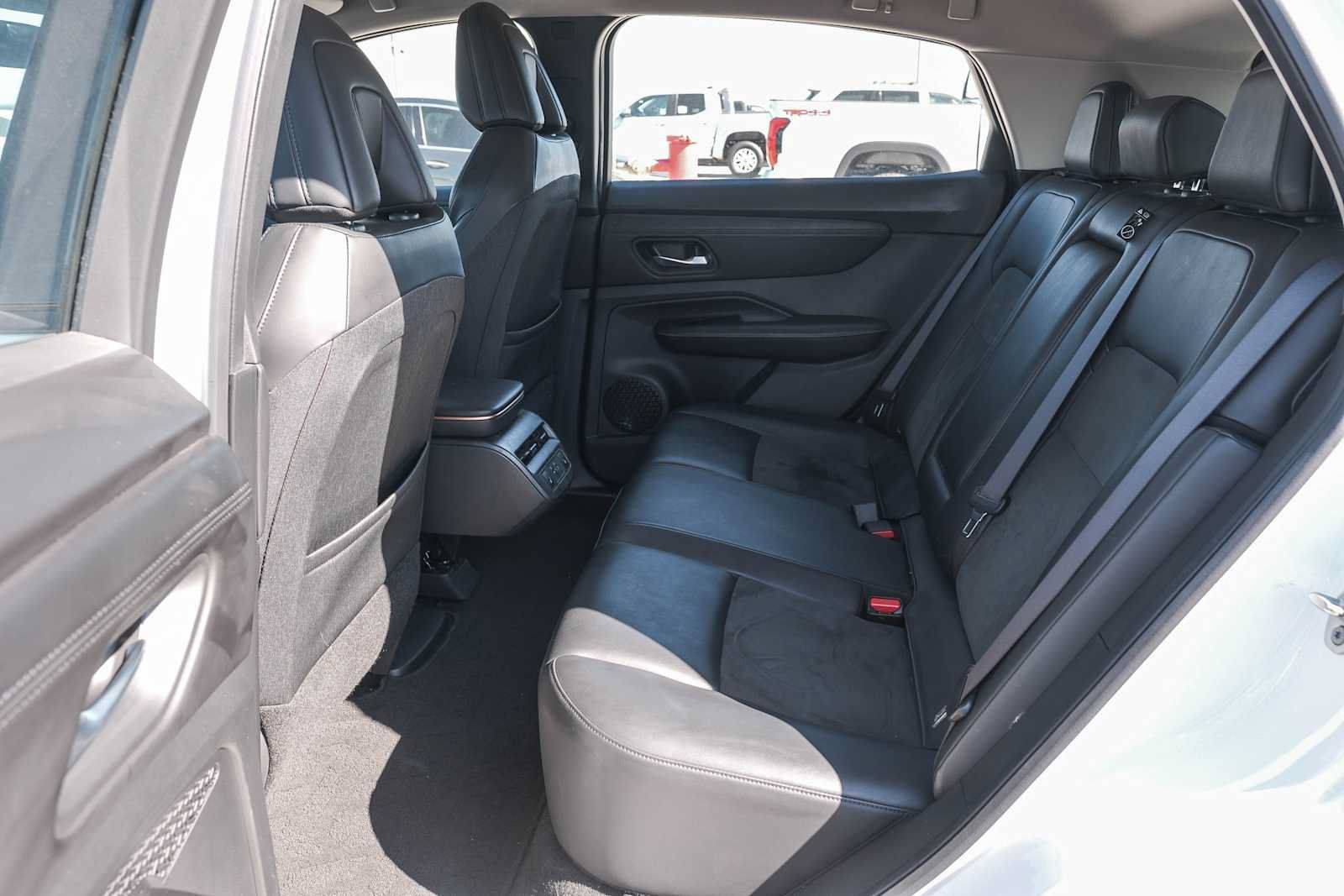 Used 2024 Nissan Ariya FWD image 19