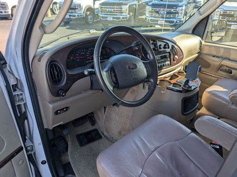 Used 2004 Ford E-150 and Econoline 150 image 9