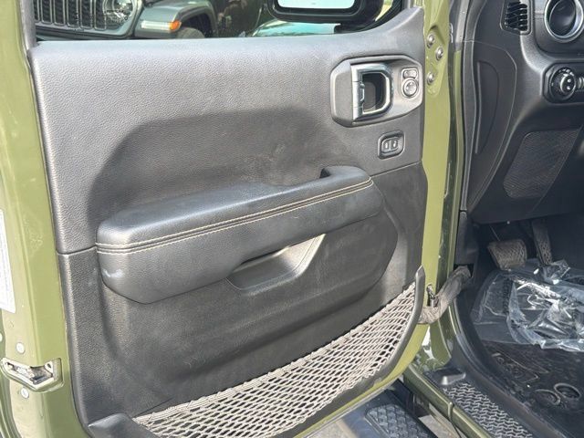 Used 2022 Jeep Gladiator Overland w/ Popular Equipment Package AWD/4WD image 19