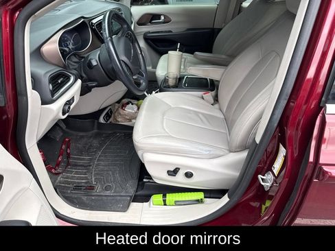 Used 2018 Chrysler Pacifica Touring-L Plus FWD image 6