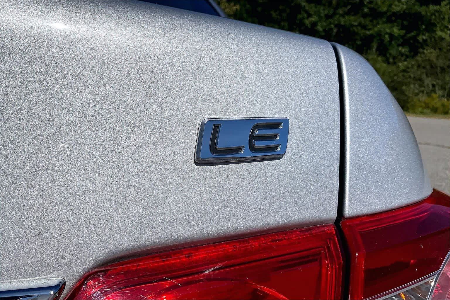 Used 2012 Toyota Corolla LE FWD image 10