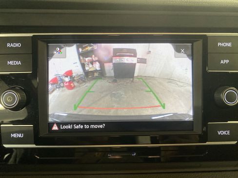 Used 2024 Volkswagen Jetta SE image 23