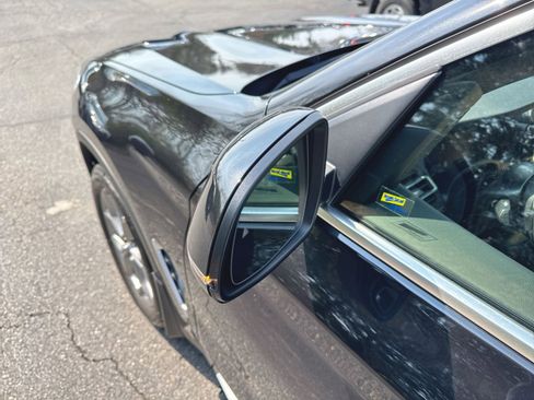 Used 2023 BMW X3 xDrive30i w/ Premium Package image 6