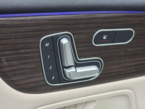 New 2026 Mercedes-Benz GLB 250 4MATIC image 34