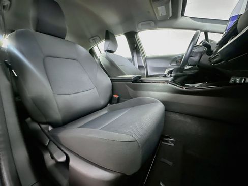 Used 2024 Toyota Prius LE FWD image 30