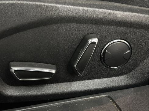 Used 2018 Ford Fusion SE w/ Fusion SE Technology Package image 25