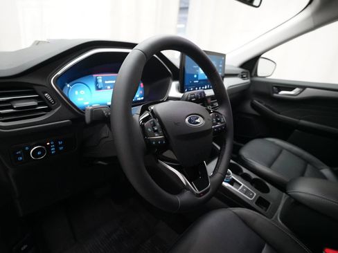 Used 2024 Ford Escape Platinum AWD/4WD image 8