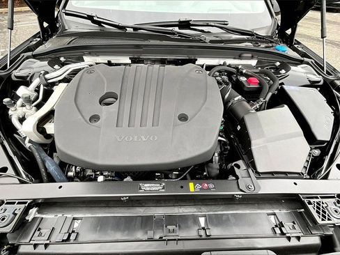 New 2026 Volvo V60 B5 Cross Country Ultra w/ Protection Package Premier image 12