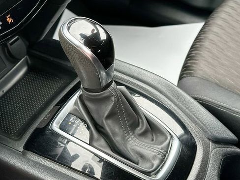 Used 2019 Nissan Rogue S AWD/4WD image 17