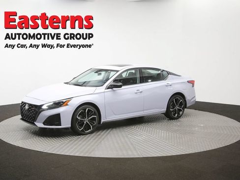 Used 2025 Nissan Altima 2.5 SR w/ SR Premium Package AWD/4WD image 57