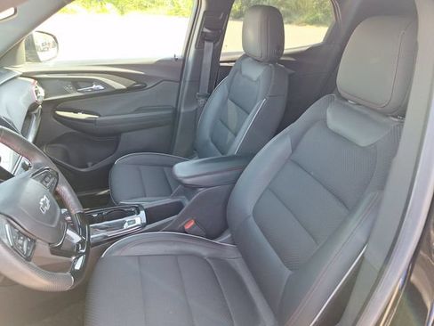 Used 2023 Chevrolet TrailBlazer RS w/ Convenience Package FWD image 9