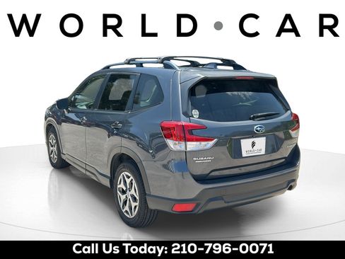 Used 2021 Subaru Forester Premium AWD/4WD image 5