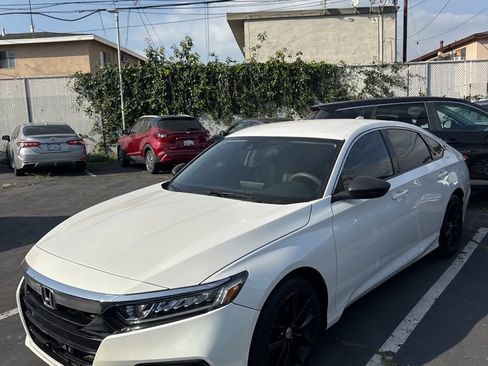 Used 2019 Honda Accord LX image 2