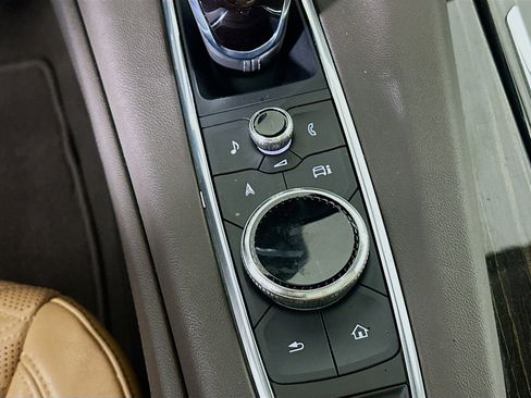 Used 2022 Cadillac Escalade Premium Luxury w/ Performance Package image 26