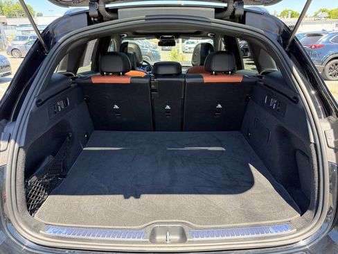 Used 2025 Mercedes-Benz GLC 300 4MATIC image 24