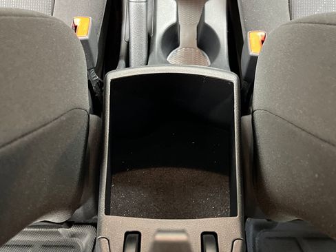 Used 2025 Hyundai Venue SE FWD image 36