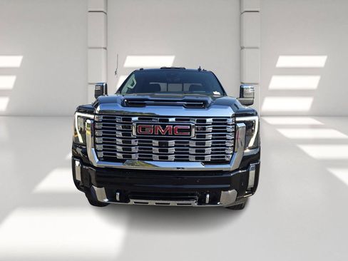 New 2026 GMC Sierra 3500 Denali w/ Denali Reserve Package AWD/4WD image 2