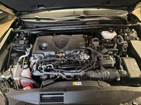 Used 2025 Toyota Camry LE image 10