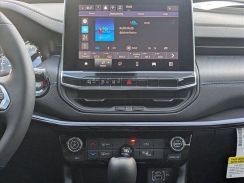 New 2026 Jeep Compass Latitude image 13