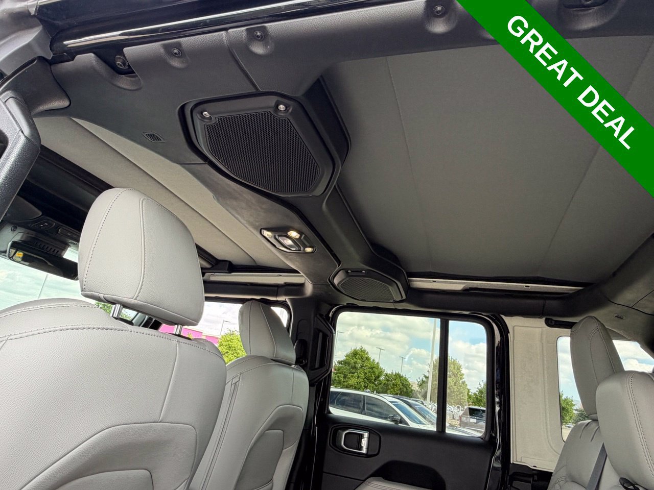 Used 2021 Jeep Wrangler Unlimited Sahara AWD/4WD image 41