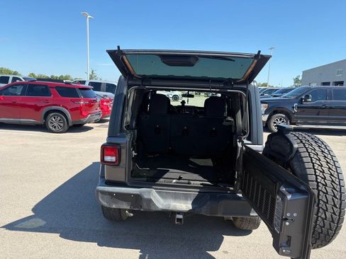 Used 2021 Jeep Wrangler Unlimited Sport AWD/4WD image 8
